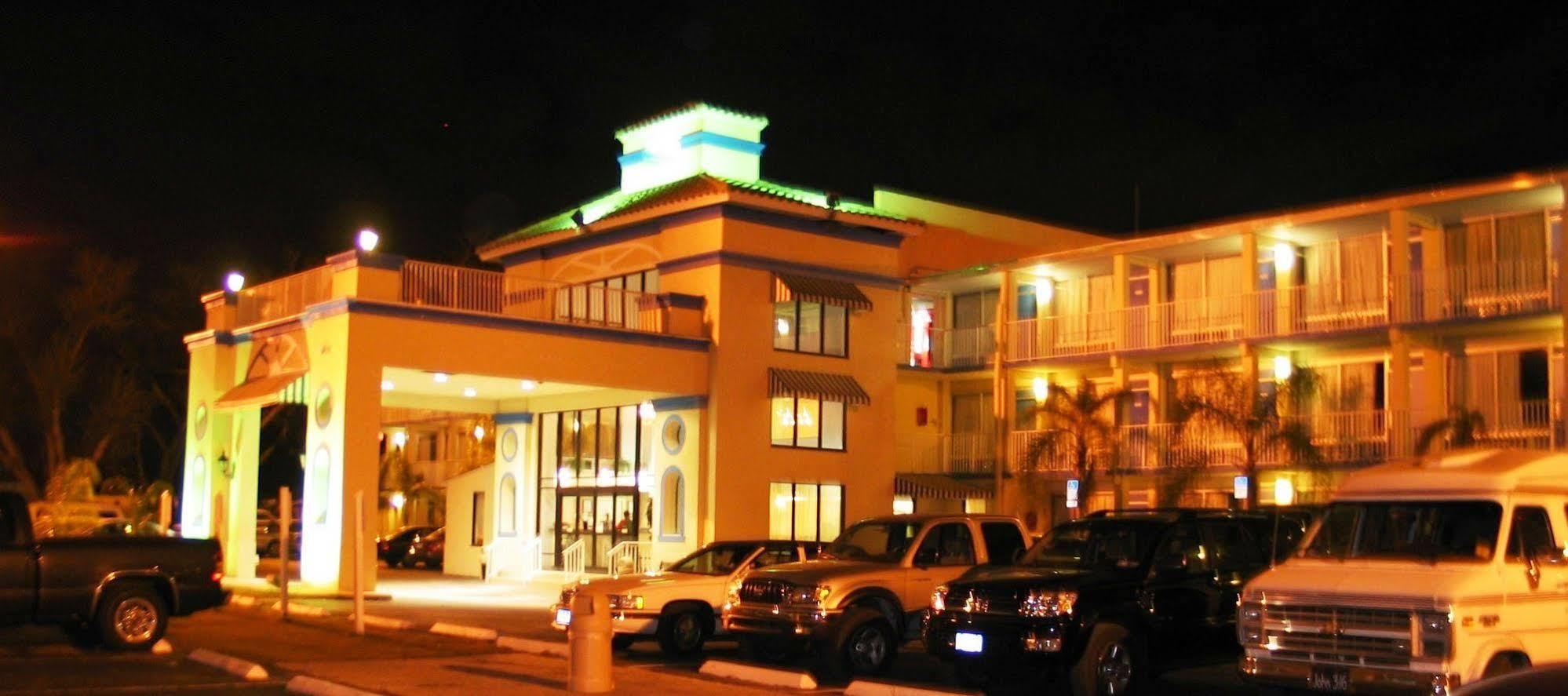 热带棕榈树豪生国际酒店集团 基西米 外观 照片